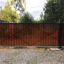 Фото Ворота решетчатые Поликарбонат Пики. Всев р-н Воейково ул. Загородная 2022г. ЕвроСистемы