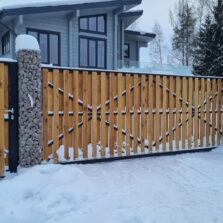 Фото Откатные ворота деревянный штакетник. Габионы Мистолово 2021г. ЕвроСистемы