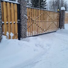 Фото Откатные ворота деревянный штакетник. Габионы Мистолово 2021г. ЕвроСистемы
