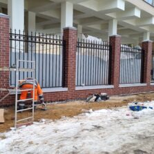 Фото Откатные ворота решетчатые с ковкой. Набережная реки Карповки 36. 2021г. ЕвроСистемы