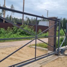 Фото Откатные ворота Калитка Кирпичные столбы. Рощино, ул. Весенняя 2023г. ЕвроСистемы