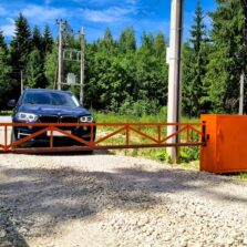Фото Антивандальный Шлагбаум. BMW. СНТ Эксперт, массив Рубеж Тосненский район 2023г. ЕвроСистемы