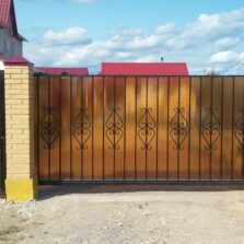Фото Откатные ворота и калитка, решетчатые с поликарбонатом. ДНП Малиновые Вечера 2018г. ЕвроСистемы