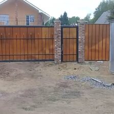 Фото Монтаж Откатных ворот и калитки решетчатых, с пиками, ковкой и поликарбонатом. СНТ Кордон 2019г. ЕвроСистемы