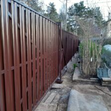 Фото Откатные ворота со встроенной калиткой из Евроштакетника. Большая Ижора. СНТ Якорь. 2020г. ЕвроСистемы