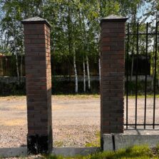 Фото Основание Ворот Калитки с кирпичными столбами. СНТ Коркинское 2024г. ЕвроСистемы