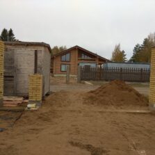 Фото Откатные ворота на заказ. Заполнение - деревянный штакетник. Правдинское Озеро-2. 2018г. ЕвроСистемы