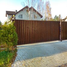 Фото Откатные ворота и калитка. Заполнение - деревянный штакетник. СНТ Висхаги 01 16.10.2018г. ЕвроСистемы